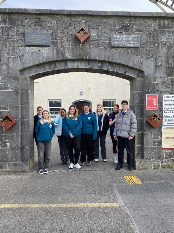 Hazatértek diákjaink Írországból